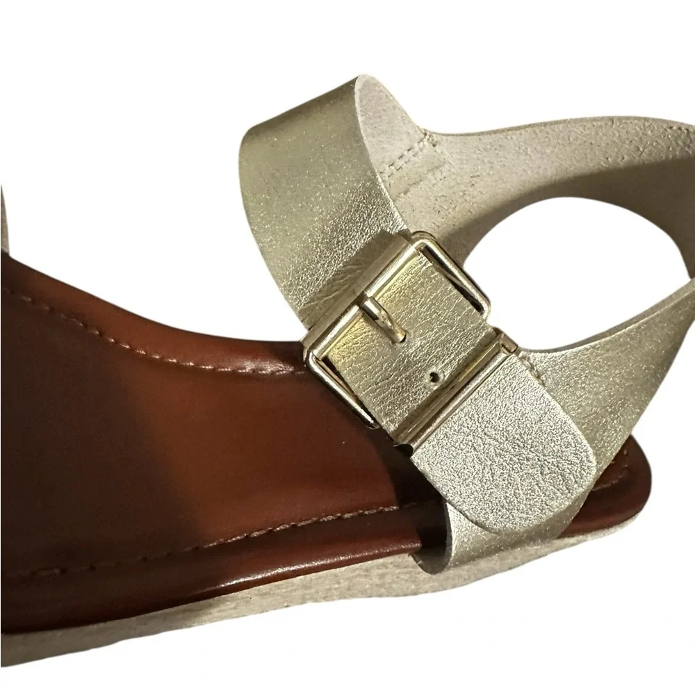 Mossimo Gold Wedge Sandals (9)